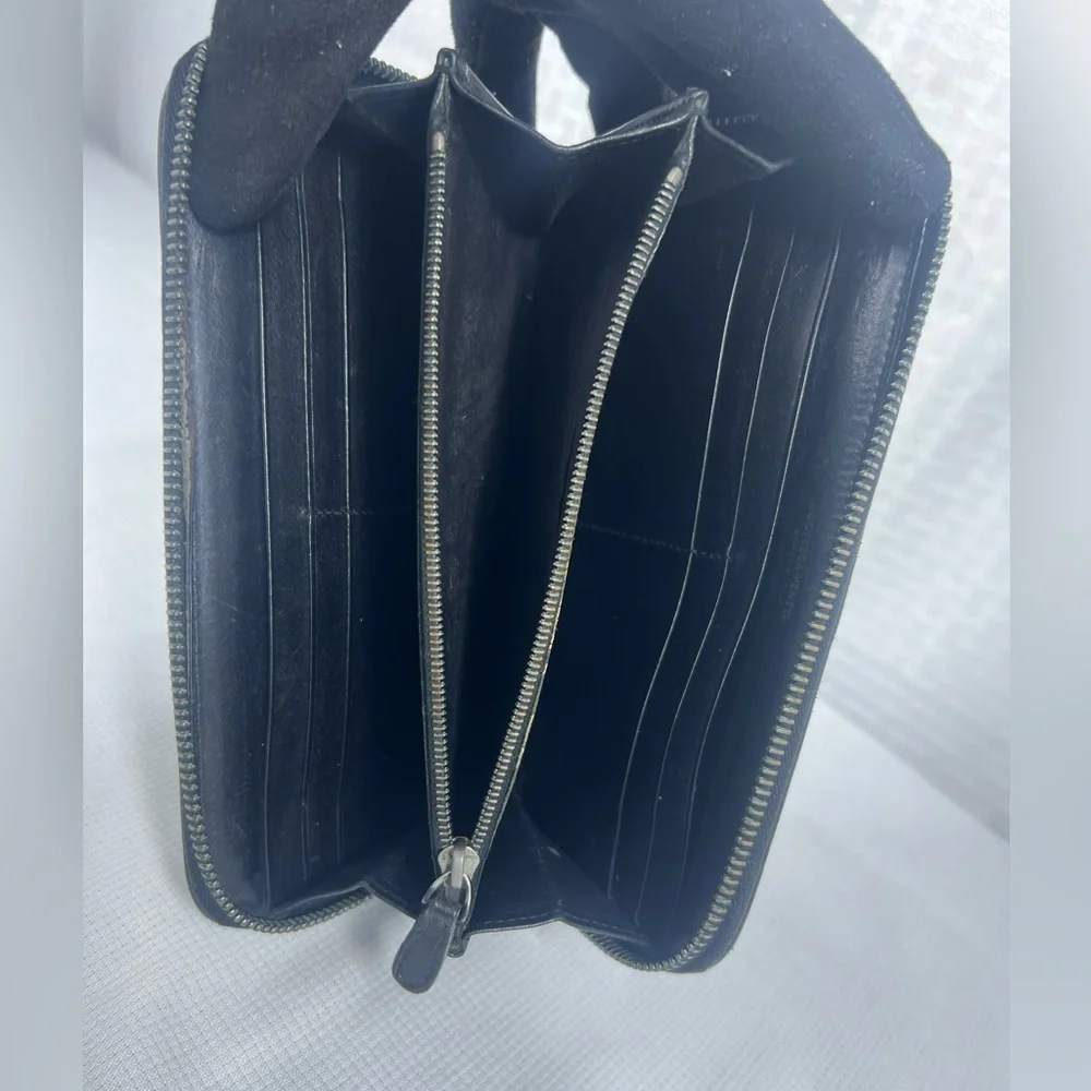 1059: Bottega Veneta Intrecciato Zip Around Continental Wallet Black